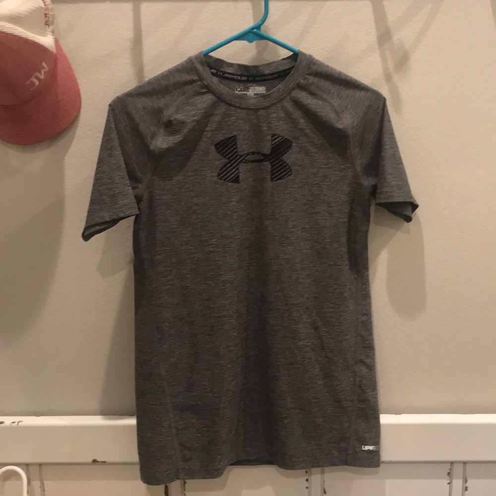 Under Armour boys dry fit t shirt